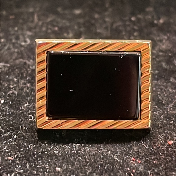 Vintage-1950s--rectangular gold tone black onyx single bar toggle cuff links - Picture 7 of 15